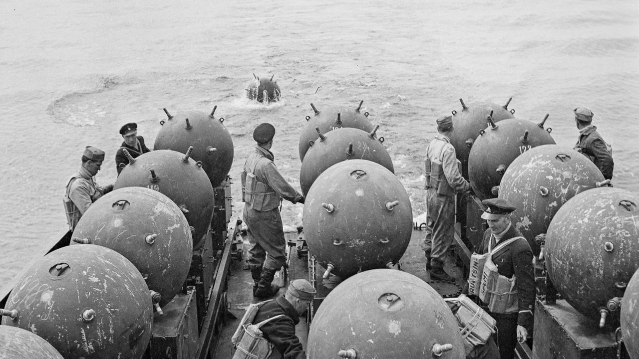 Leaving Tallinn. 1941 Movie Screenshot 1