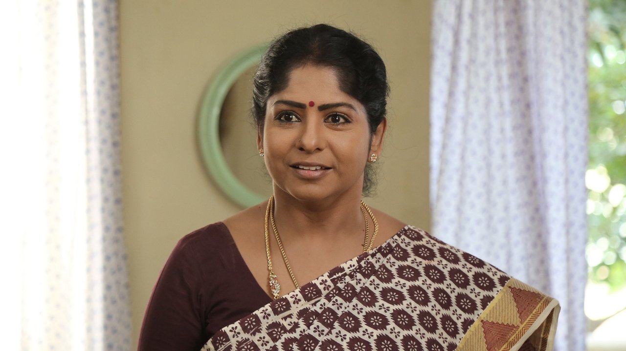 Kamali from Nadukkaveri Movie Screenshot 4