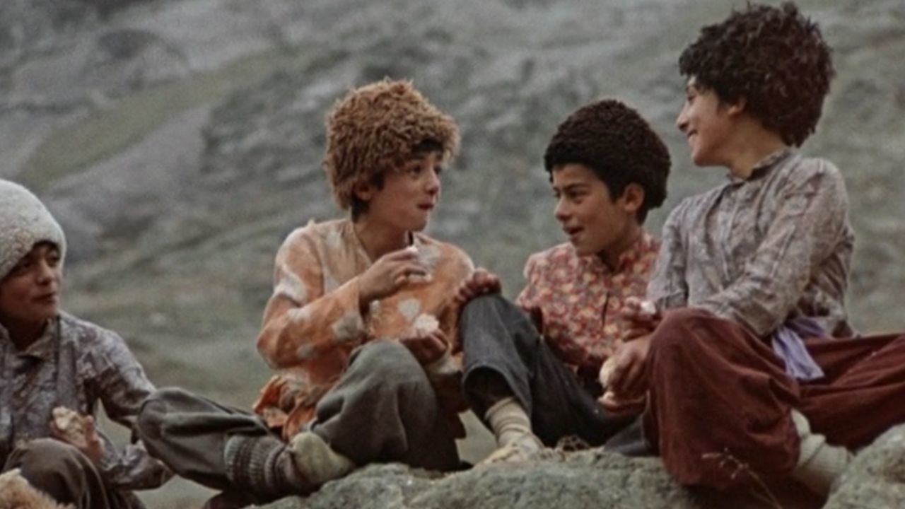 Gikor Movie Screenshot 1