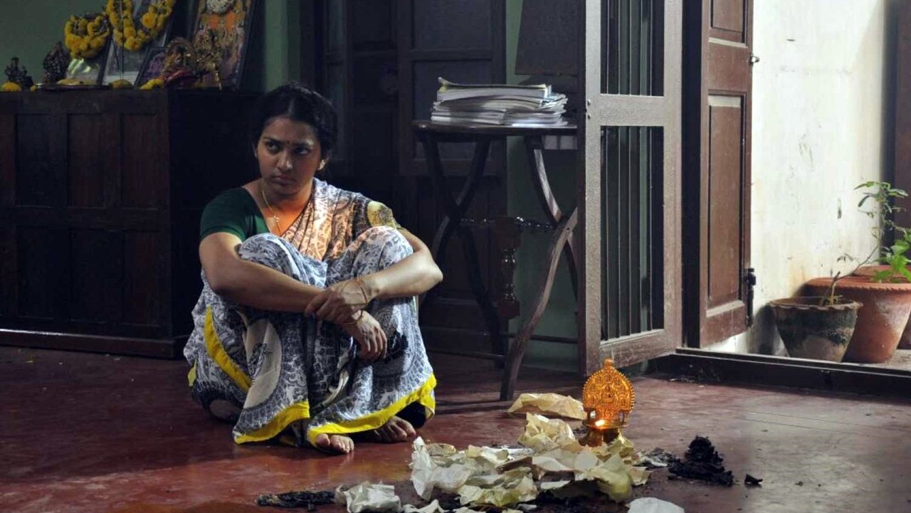 Sivaranjiniyum Innum Sila Pengalum Movie Screenshot 1