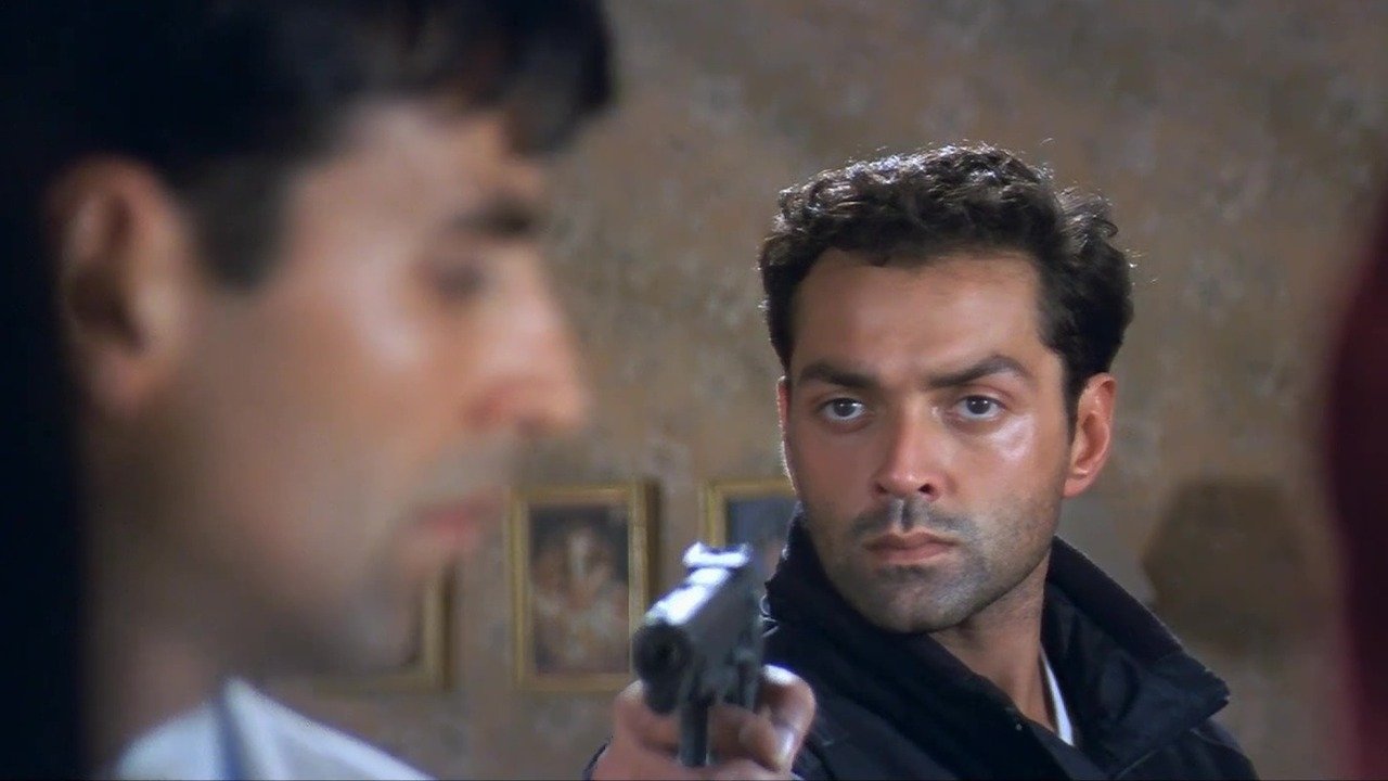 Ajnabee Movie Screenshot 1