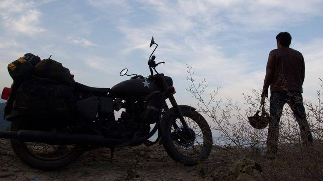 Neelakasham Pachakadal Chuvanna Bhoomi Movie Screenshot 1