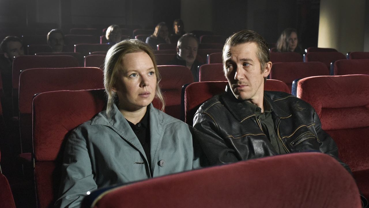 Fallen Leaves Movie Screenshot 3