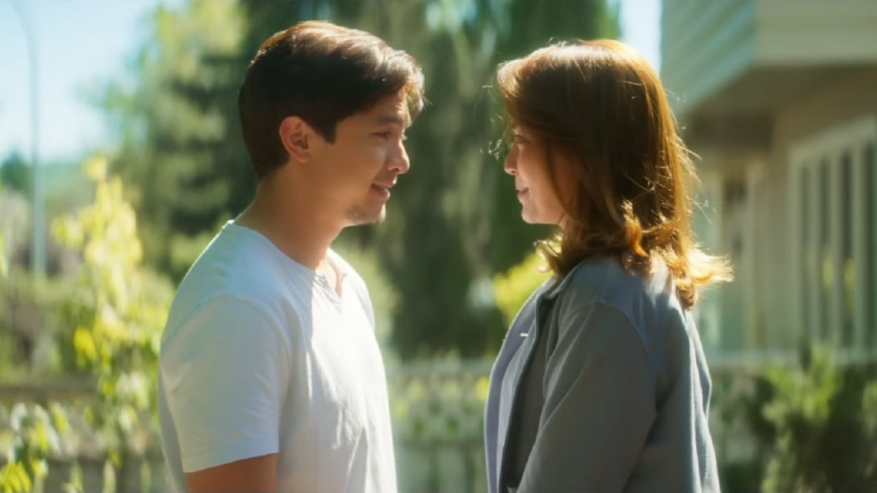 Hello, Love, Again Movie Screenshot 2