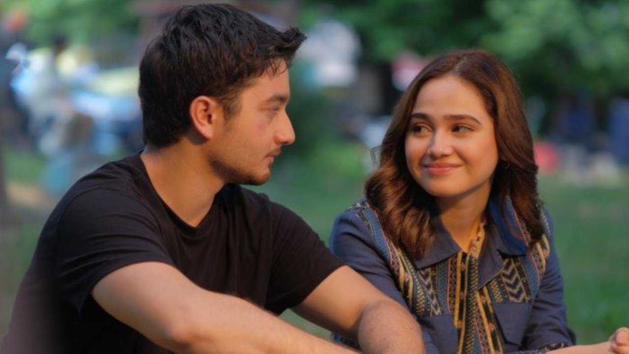 Ayo Balikan Movie Screenshot 1