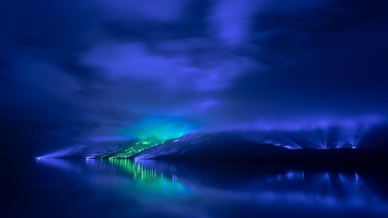 Savage Beauty - The Worldâ€™s Greatest Light Installation Movie Screenshot 1