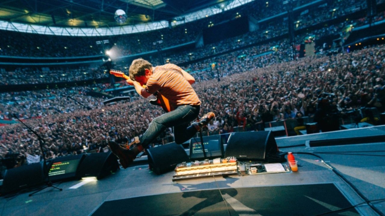 Blur: Live at Wembley Stadium Movie Screenshot 1