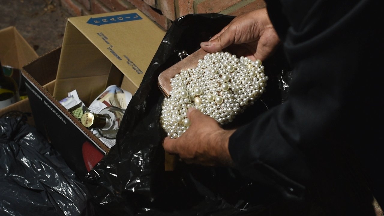 A Ladyâ€™s Beaded Bag Movie Screenshot 1
